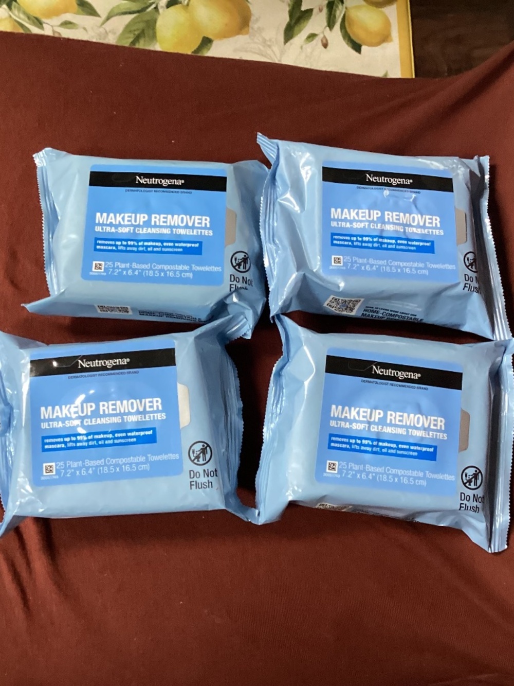Neutrogena makeup remover ultra-soft cleansing towelettes 4 packs